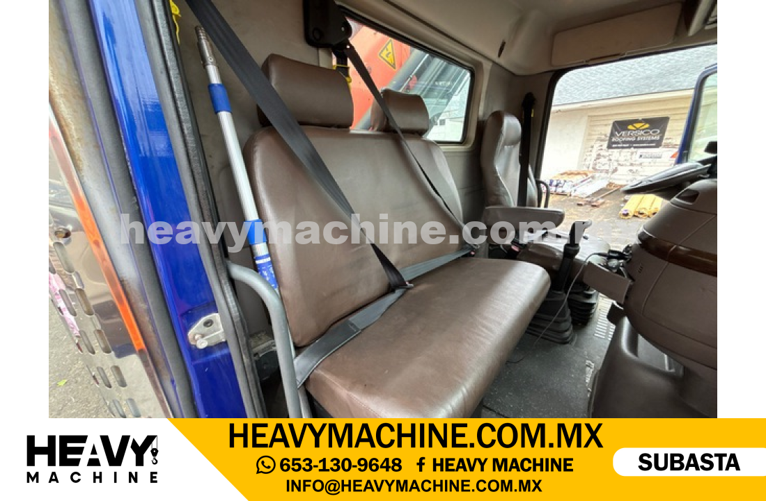 Grúa Articulada 2014 VOLVO VHD