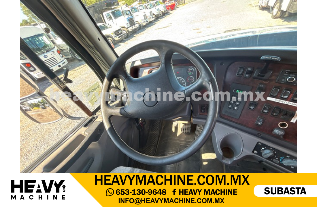 Grúa Articulada 2015 FREIGHTLINER 108SD