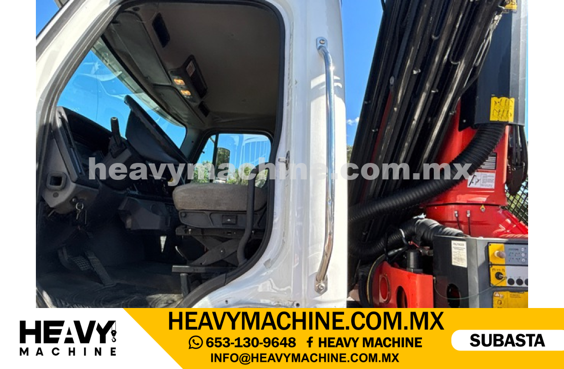 Grúa Articulada 2015 FREIGHTLINER 108SD