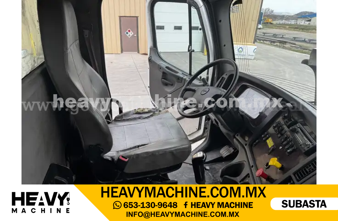 Grúa Articulada 2015 FREIGHTLINER 114SD