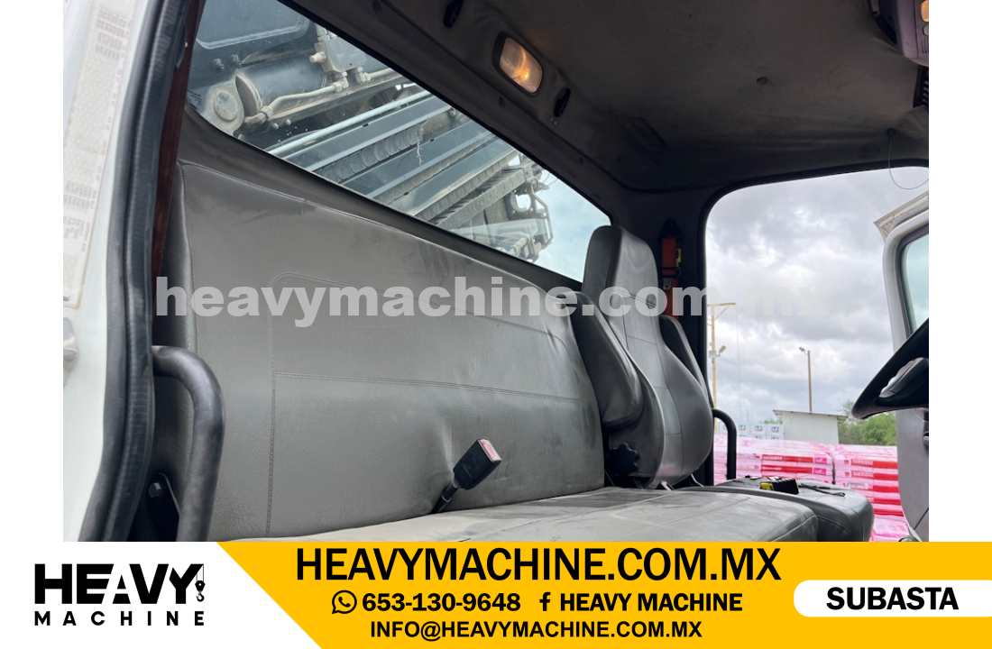Grúa Articulada 2015 FREIGHTLINER 114SD