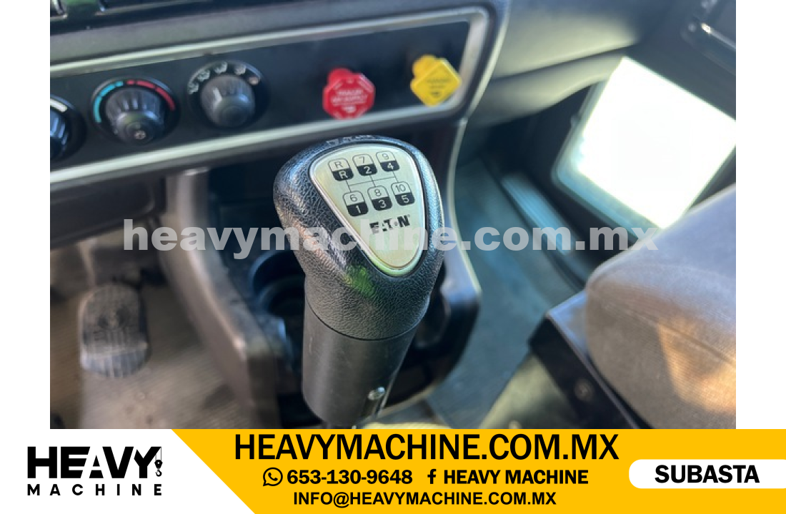 Grúa Articulada 2015 KENWORTH T800 Wide Hood 6x4