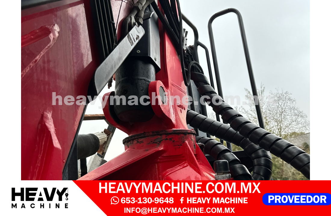 Grúa Articulada 2015 PETERBILT 365 CNG 6x4