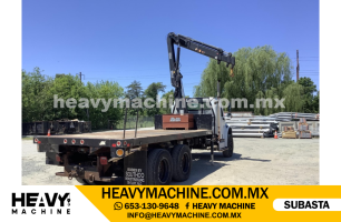 Grúa Articulada 2013 FREIGHTLINER M2106