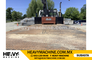 Grúa Articulada 2013 FREIGHTLINER M2106
