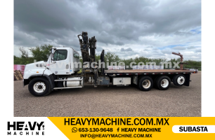 Grúa Articulada 2015 FREIGHTLINER 114SD