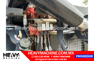 Grúa Articulada 2015 PETERBILT 365 CNG 6x4