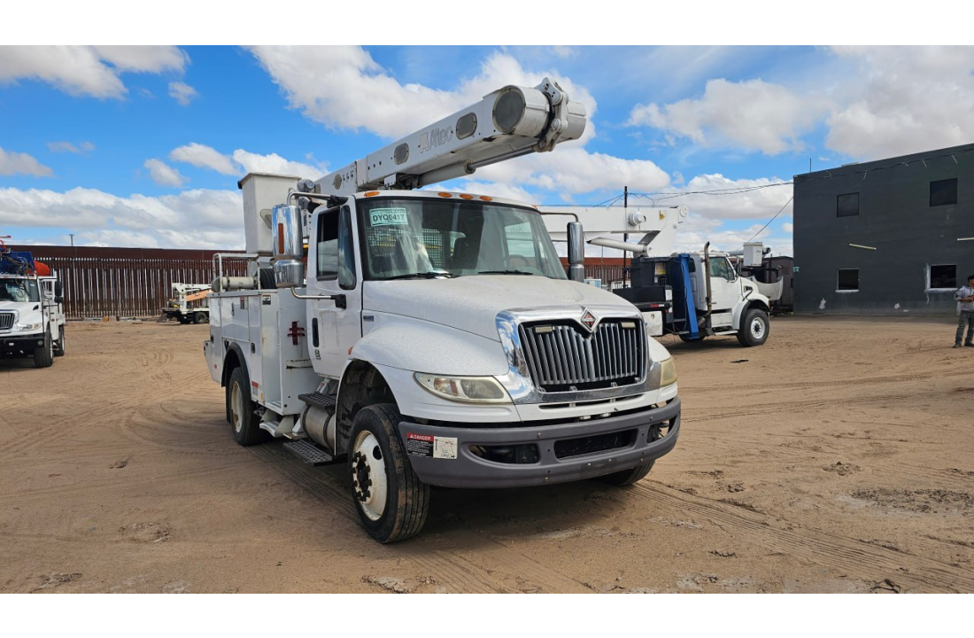 INTERNATIONAL 4300 2013