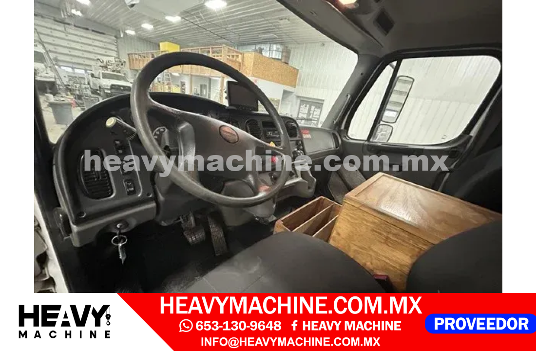 Grúa Canastilla 2015 FREIGHTLINER Bussines class