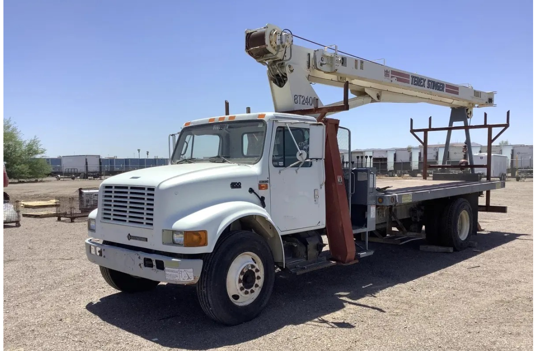 International 4700 2001