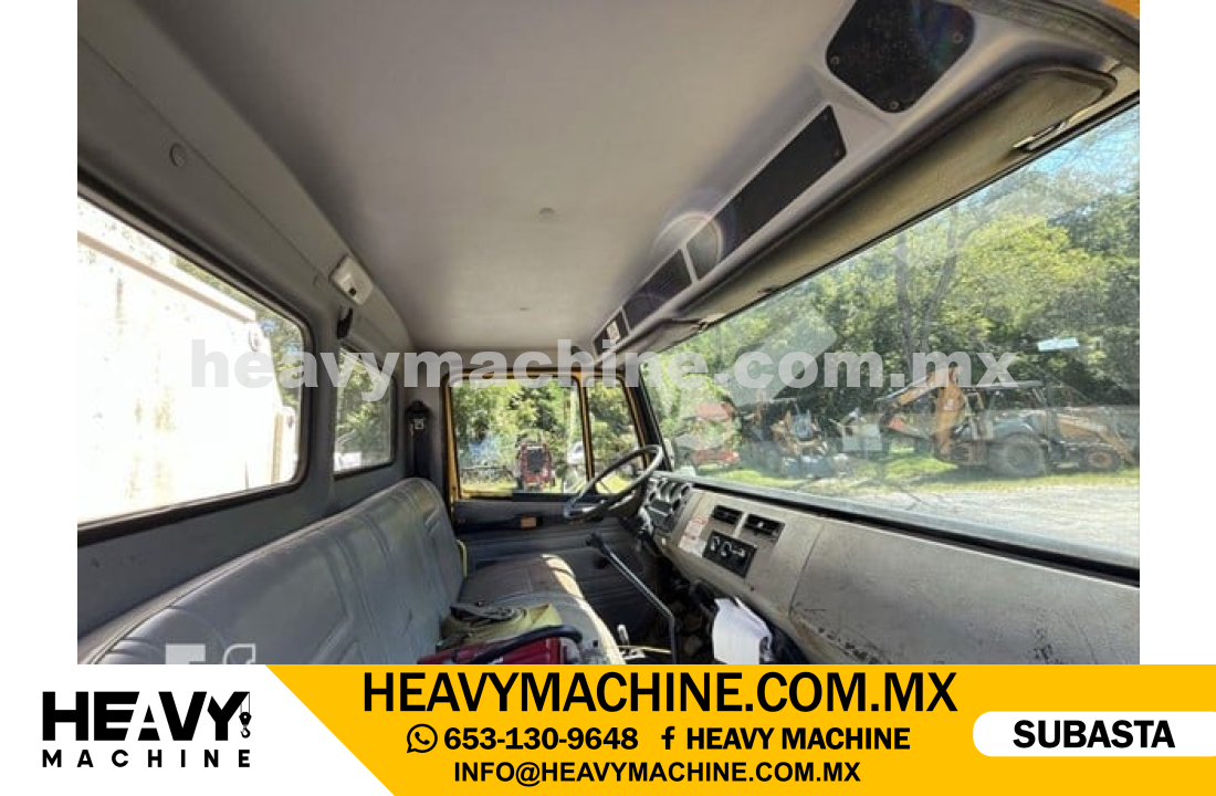 Grúa Titán 1999 FREIGHTLINER FL70