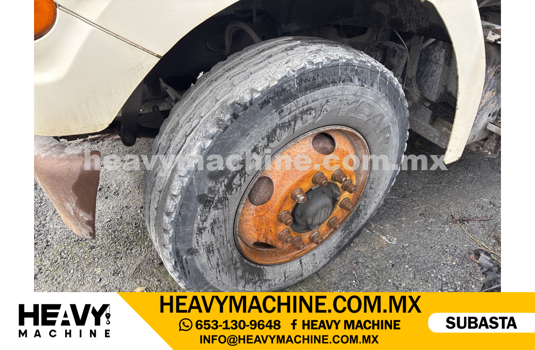 Grúa Titán 1999 STERLING L7501