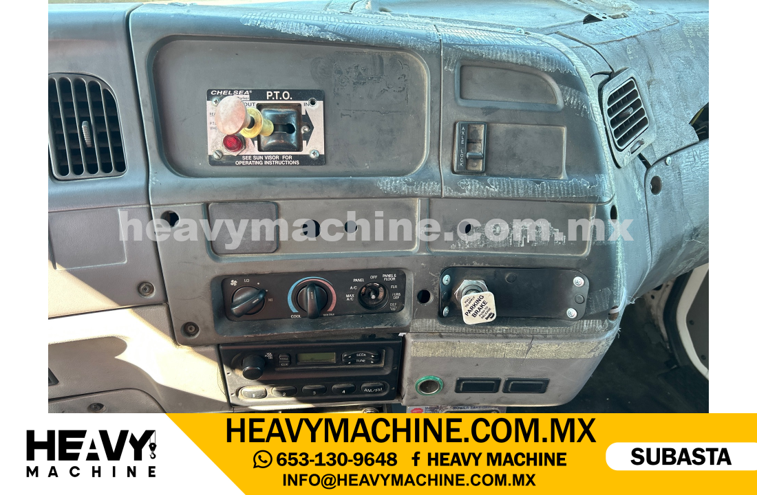 Grúa Titán 1999 STERLING LT7501