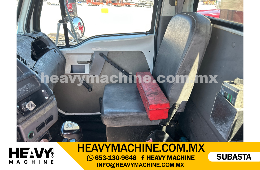 Grúa Titán 1999 STERLING LT7501