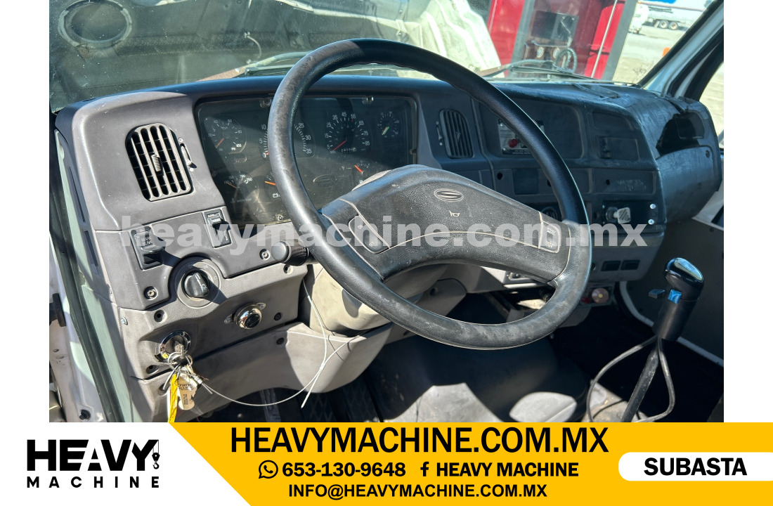 Grúa Titán 1999 STERLING LT7501