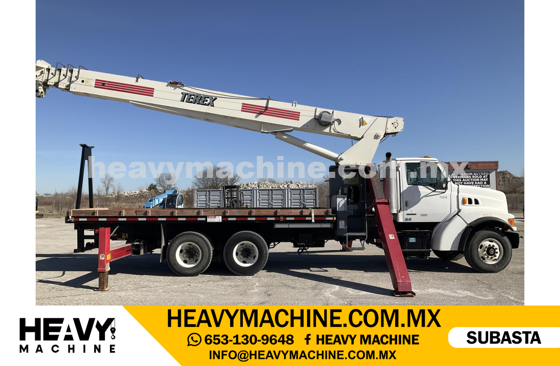 Grúa Titán 1999 STERLING LT8511