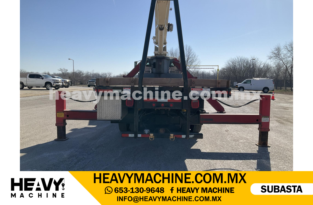 Grúa Titán 1999 STERLING LT8511