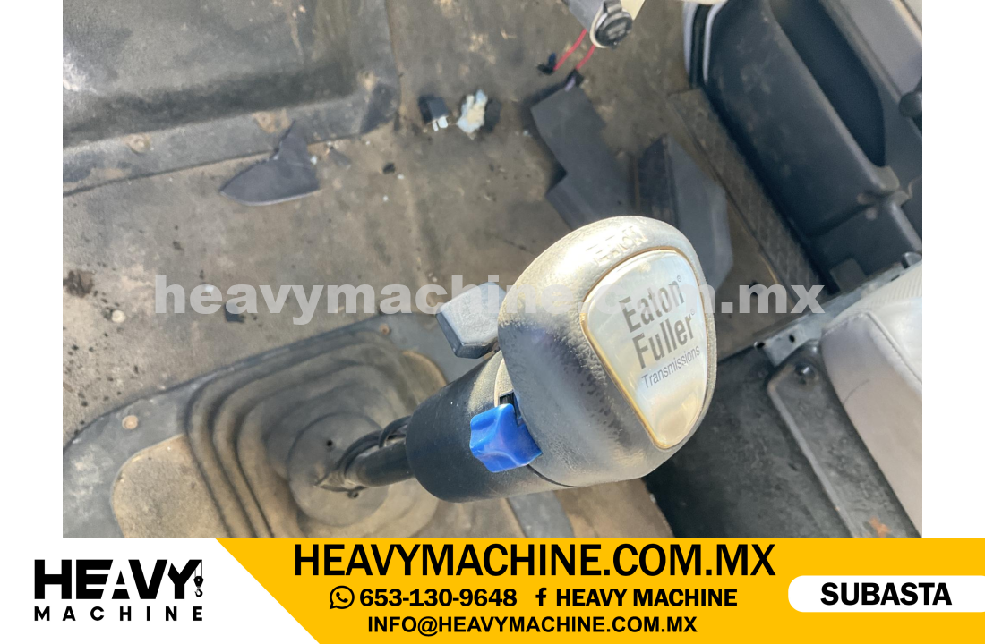 Grúa Titán 1999 STERLING LT8511