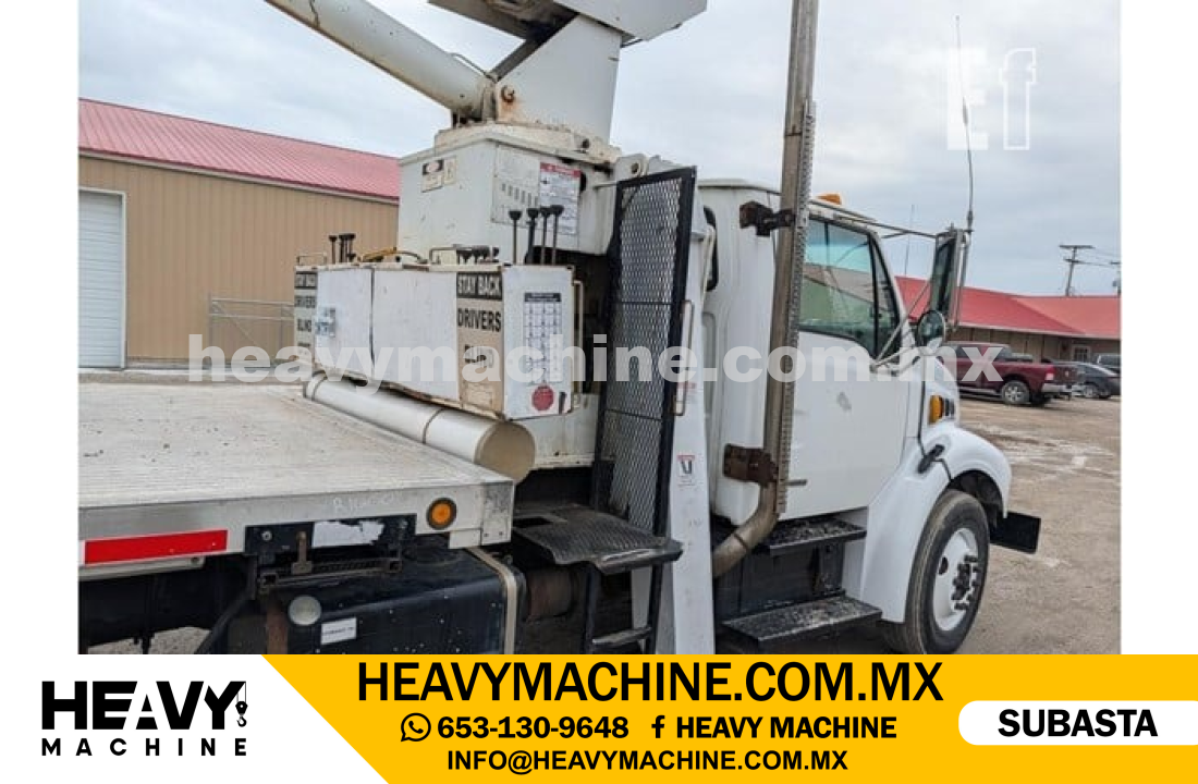 Grúa Titán 2001 STERLING M7500