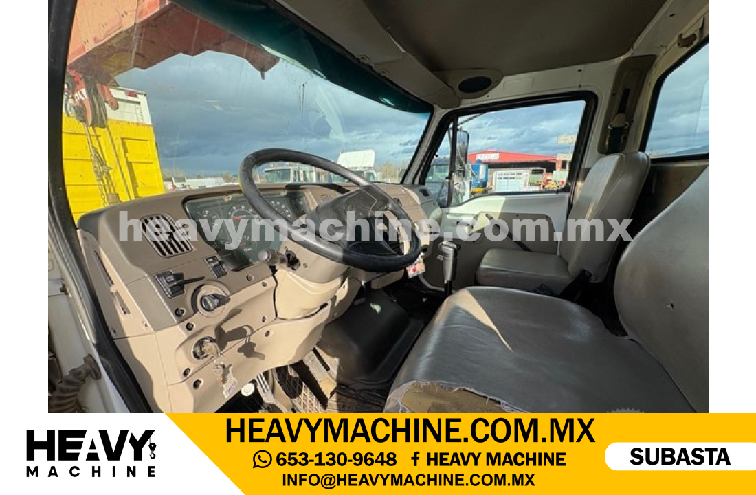 Grúa Titán 2002 STERLING LT7500