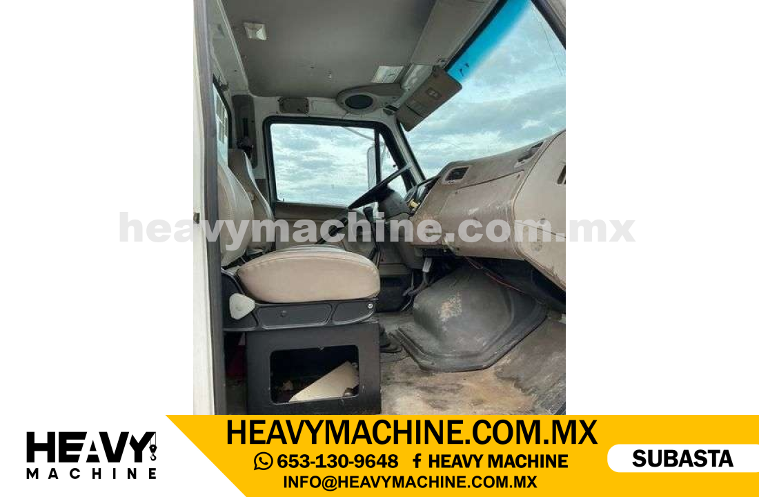 Grúa Titán 2002 STERLING M7500