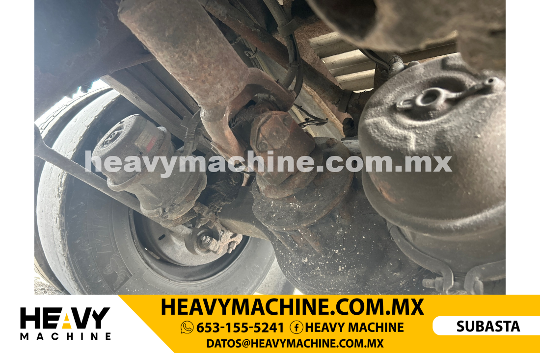 Grúa Articulada 2003 STERLING L9500