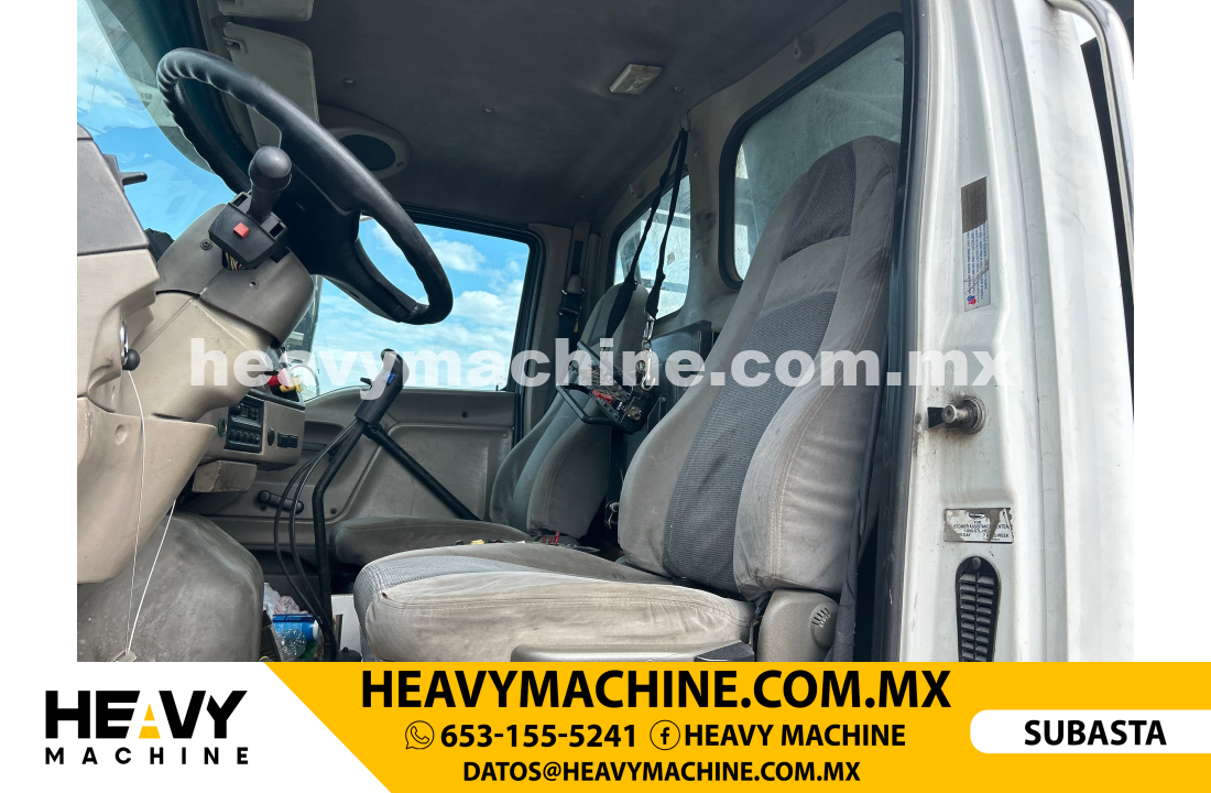 Grúa Articulada 2003 STERLING L9500