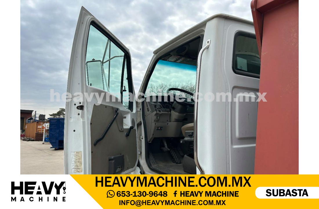 Grúa Titán 2003 STERLING LT7500