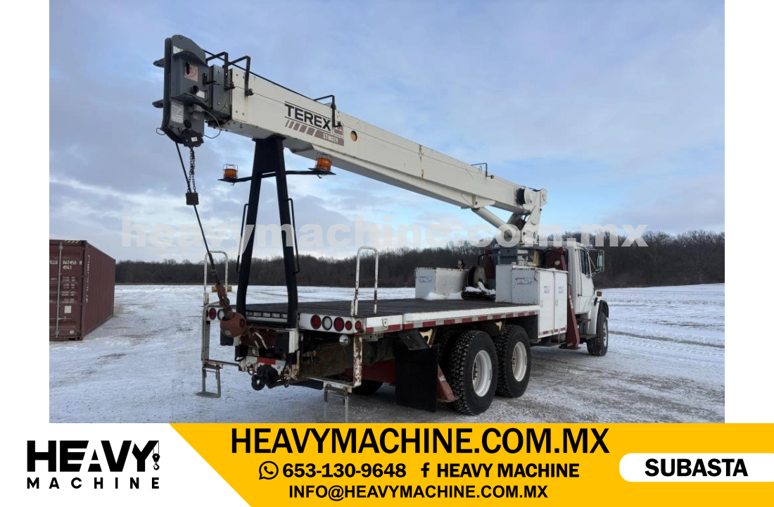 Grúa Titán 2004 FREIGHTLINER