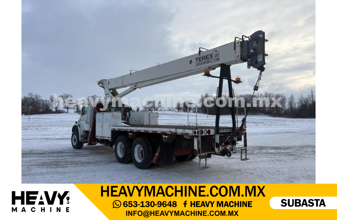 Grúa Titán 2004 FREIGHTLINER