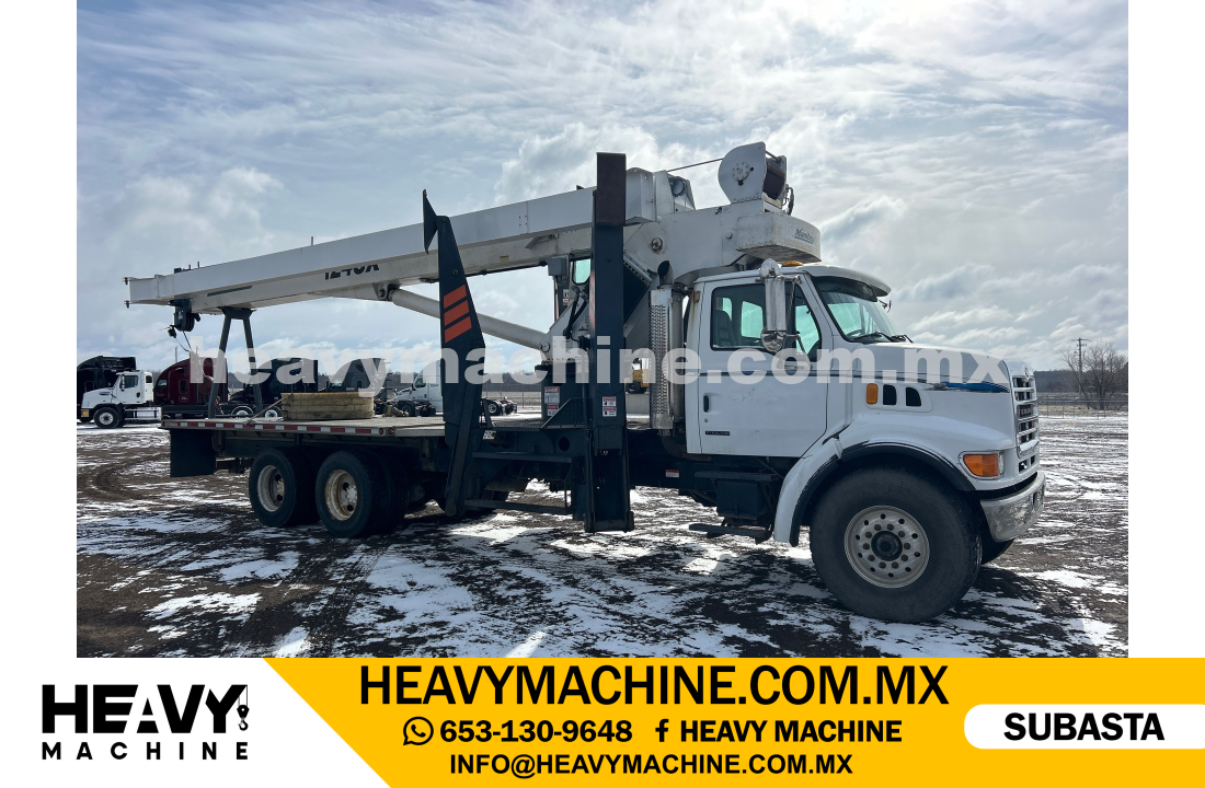 Grúa Titán 2004 STERLING L9500