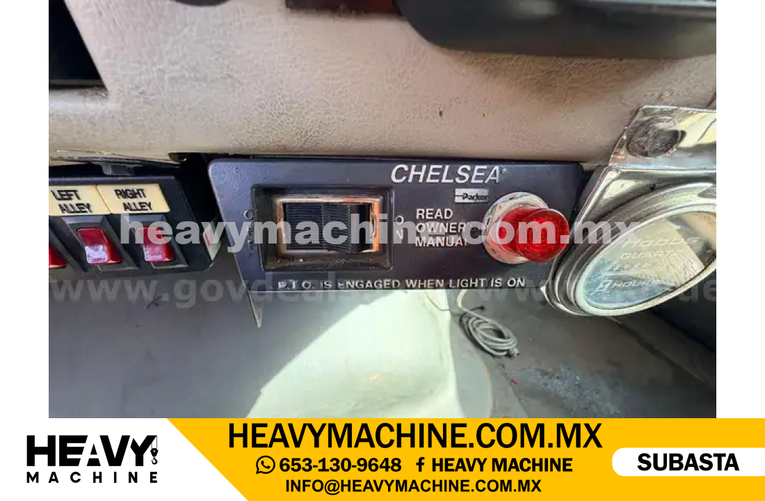 Grúa Titán 2004 STERLING LT9500