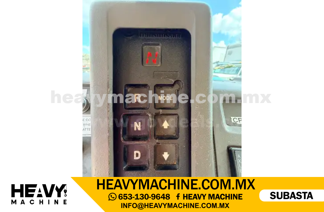 Grúa Titán 2004 STERLING LT9500