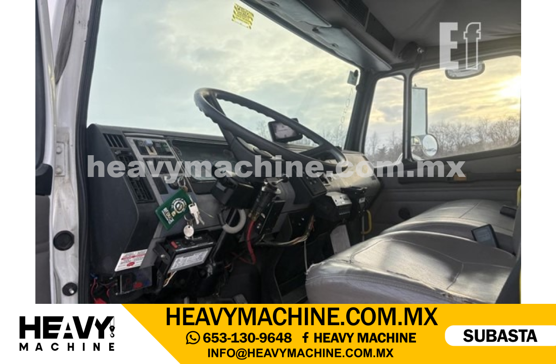 Grúa Titán 2005 FREIGHTLINER FL80