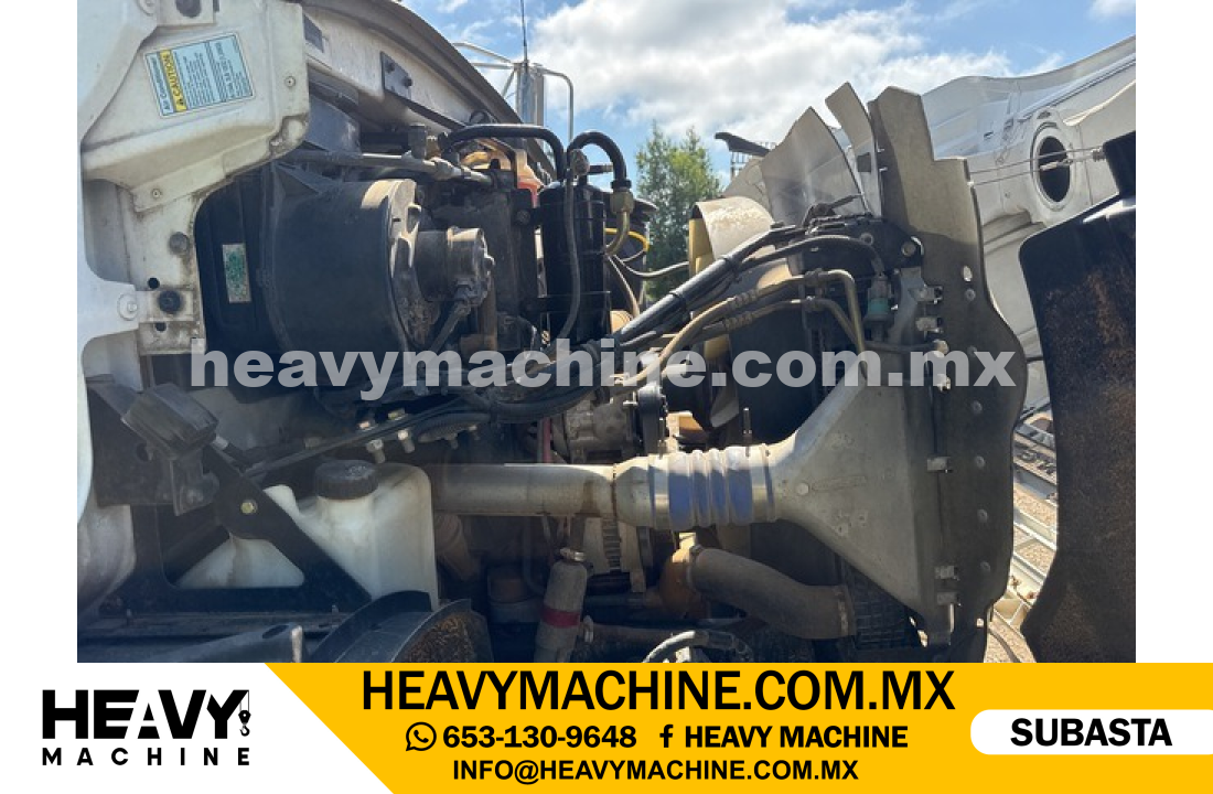 Grúa Titán 2005 STERLING L7500