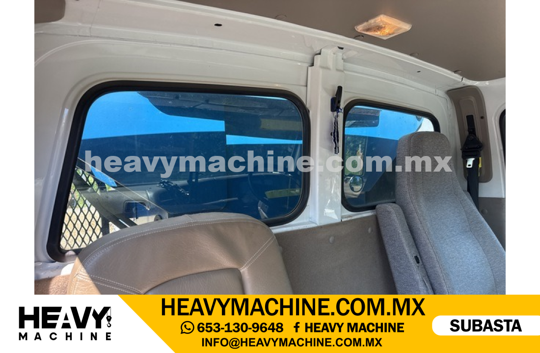 Grúa Titán 2005 STERLING L7500