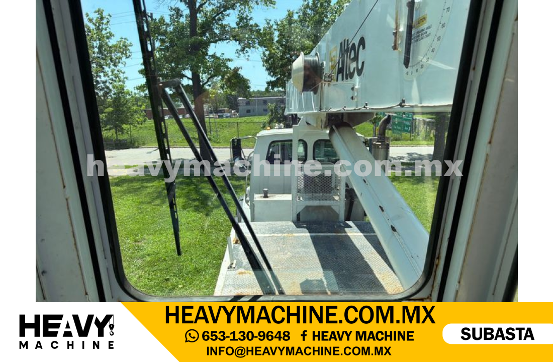 Grúa Titán 2006 STERLING L9500