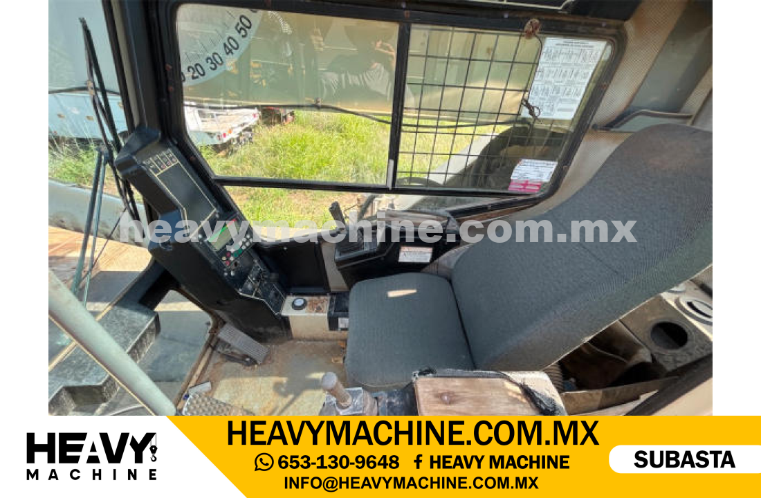 Grúa Titán 2006 STERLING L9500