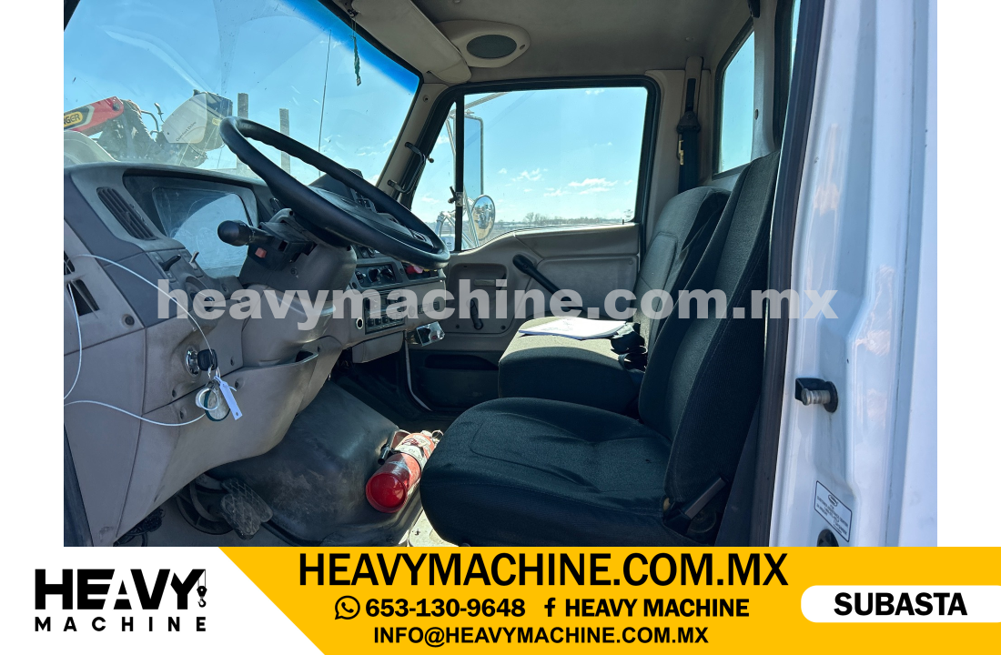 Grúa Titán 2007 STERLING L9500