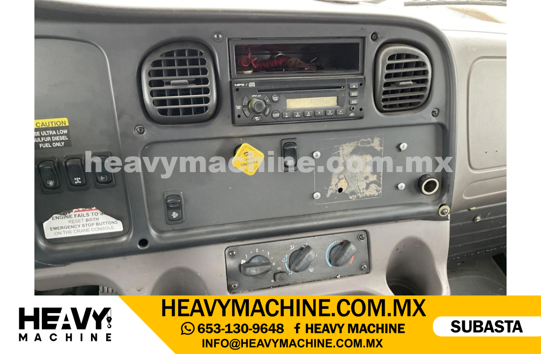 Grúa Titán 2008 FREIGHTLINER M2106