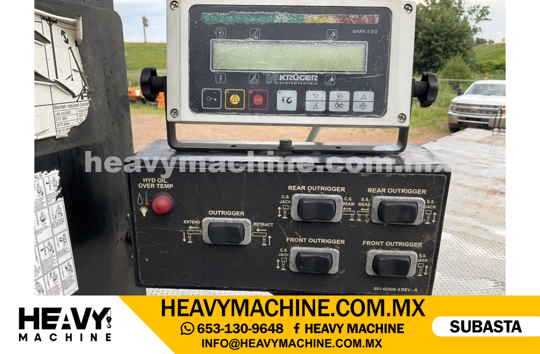 Grúa Titán 2008 FREIGHTLINER M2106