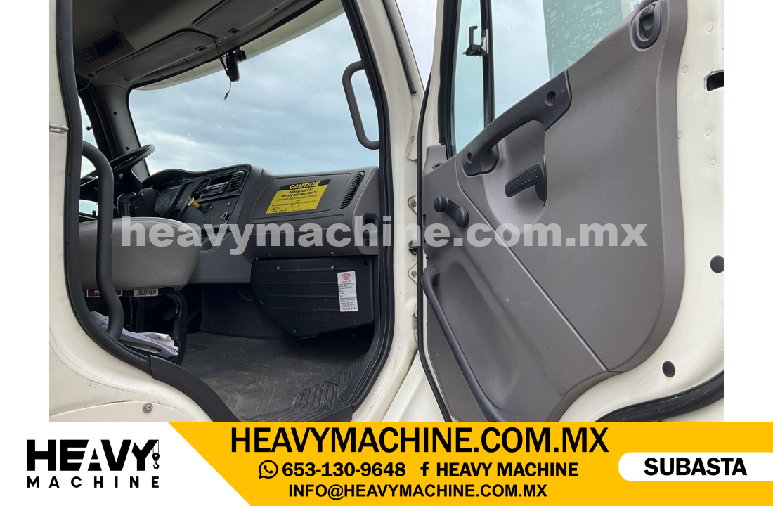 Grúa Titán 2008 FREIGHTLINER M2 106