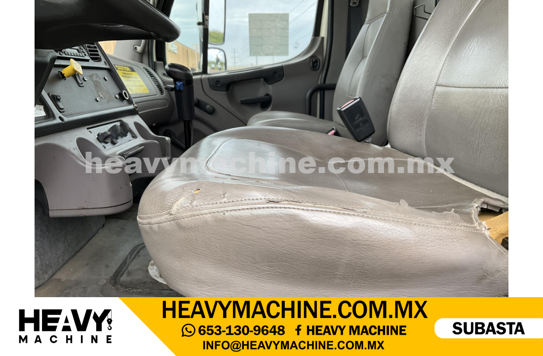 Grúa Titán 2008 FREIGHTLINER M2 106