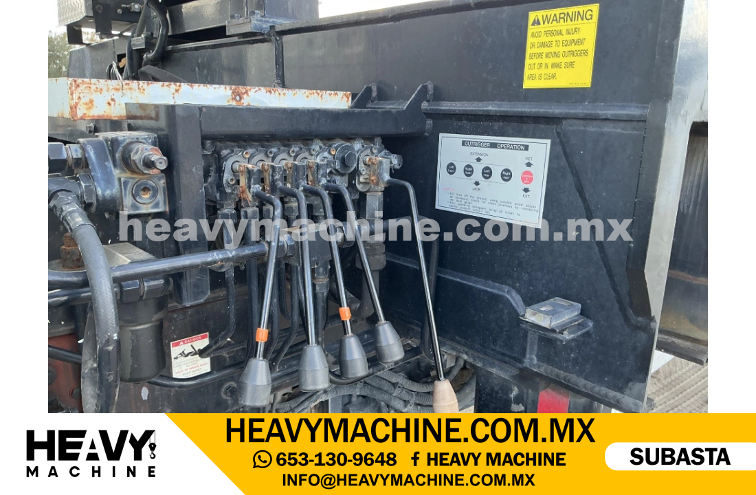 Grúa Titán 2012 FREIGHTLINER M2106