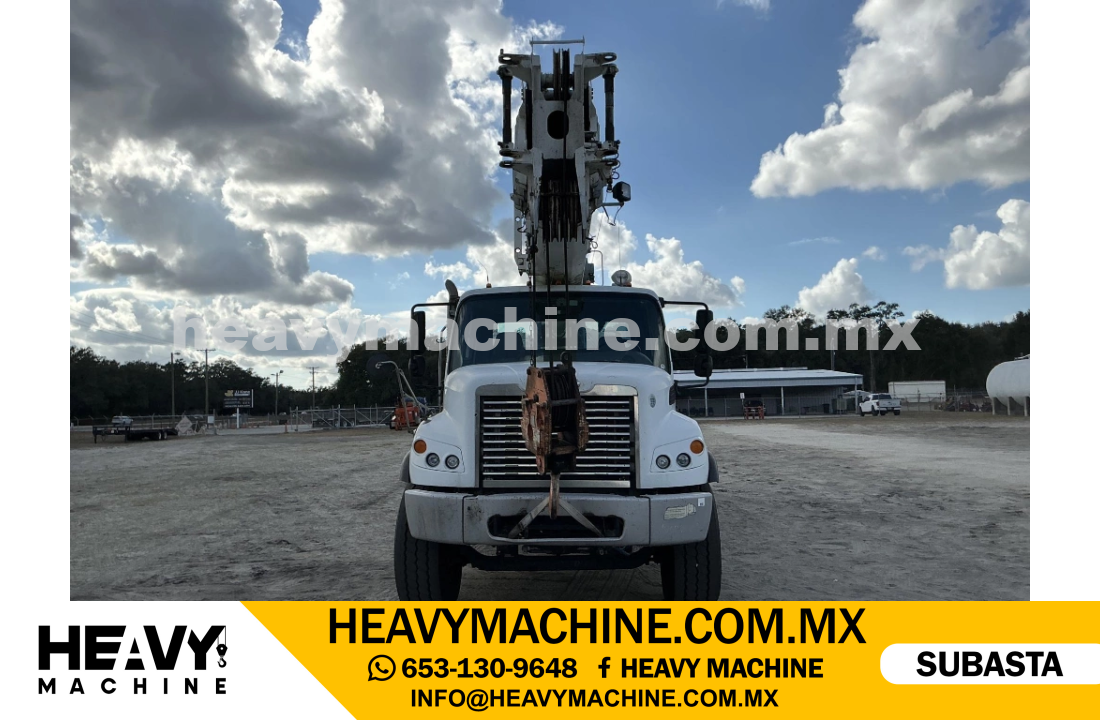 Grúa Titán 2012 FREIGHTLINER M2106