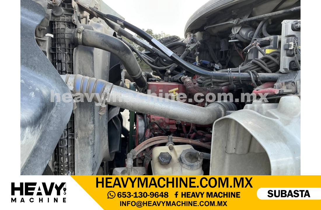 Grúa Titán 2012 FREIGHTLINER M2106