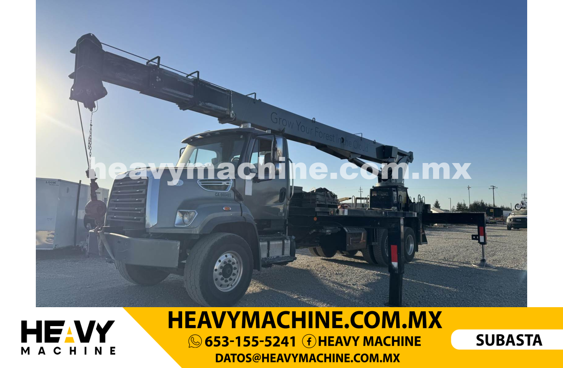 Grúa Titán 2013 FREIGHTLINER 108SD