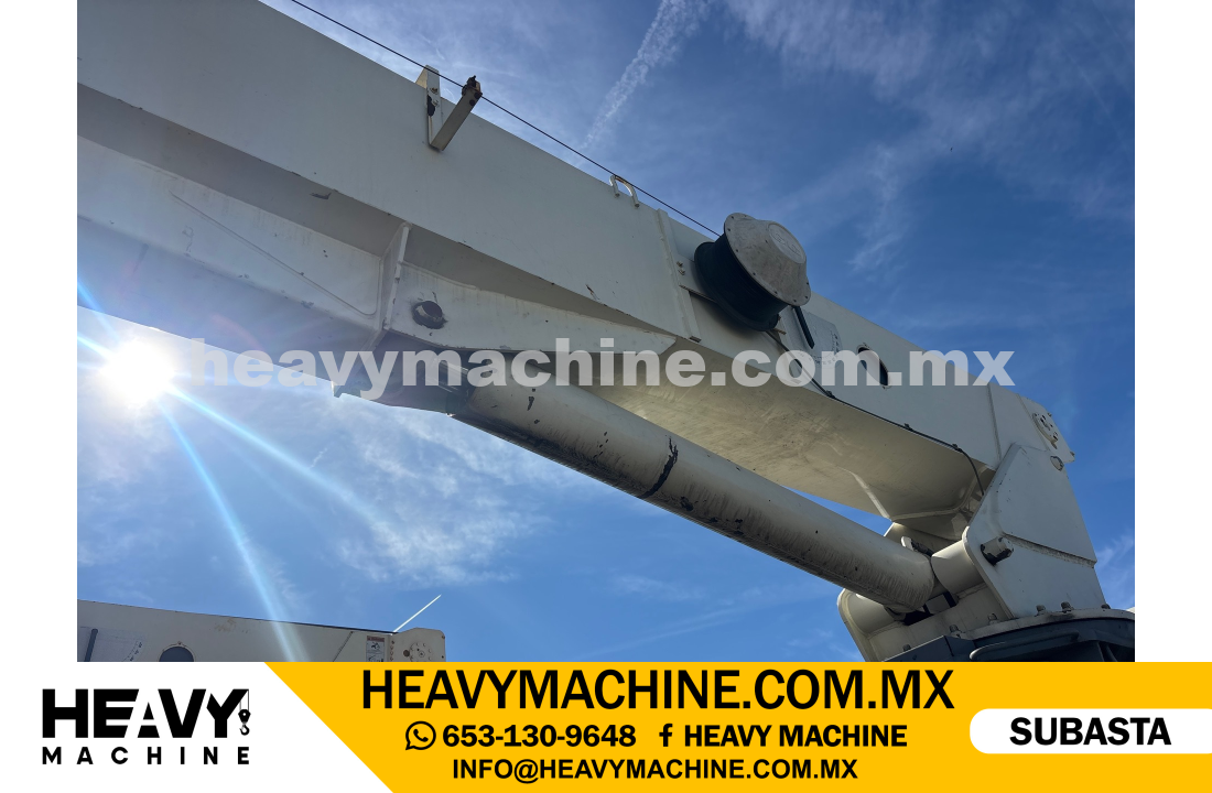 Grúa Titán 2013 FREIGHTLINER 108SD