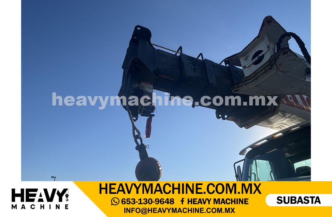 Grúa Titán 2013 FREIGHTLINER 108SD