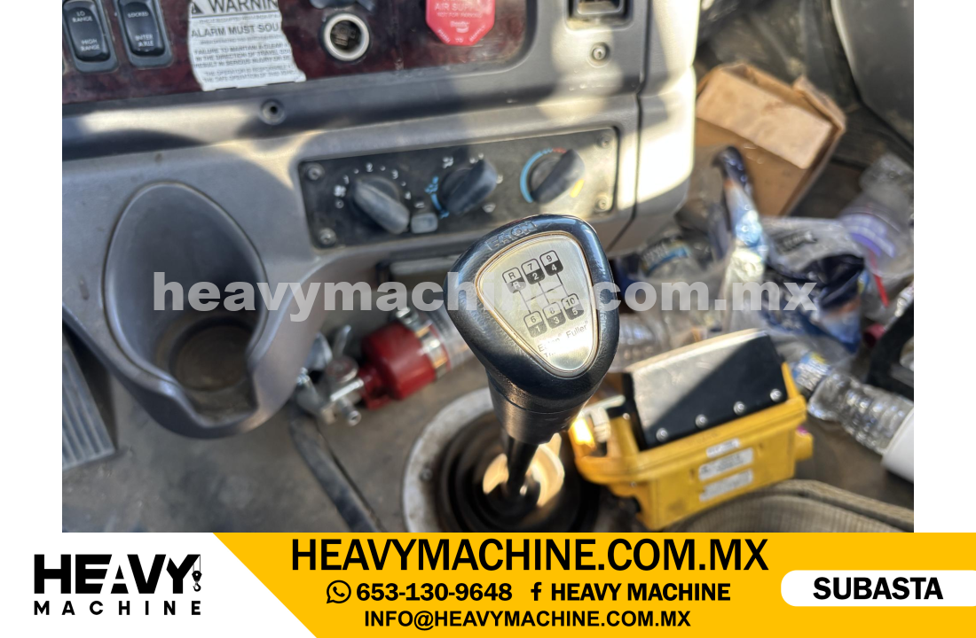 Grúa Titán 2013 FREIGHTLINER 108SD